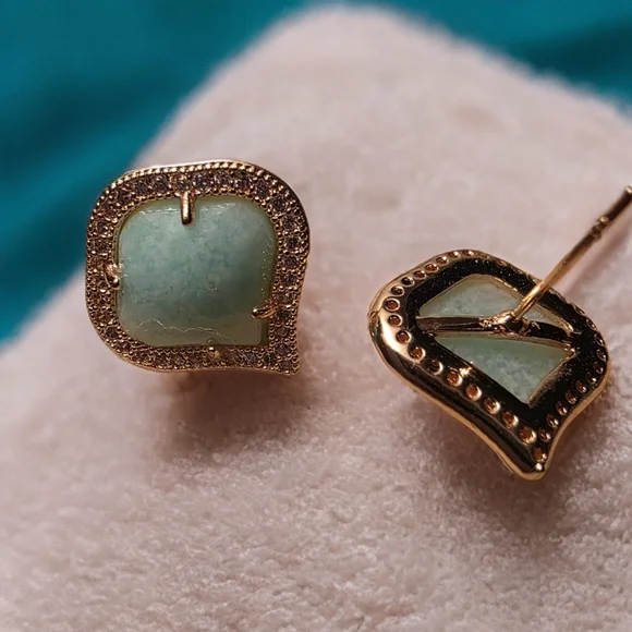 Moroccan ogee shaped natural Amazonite stud earrings with zirconia; brass; nwot - Picture 5 of 7
